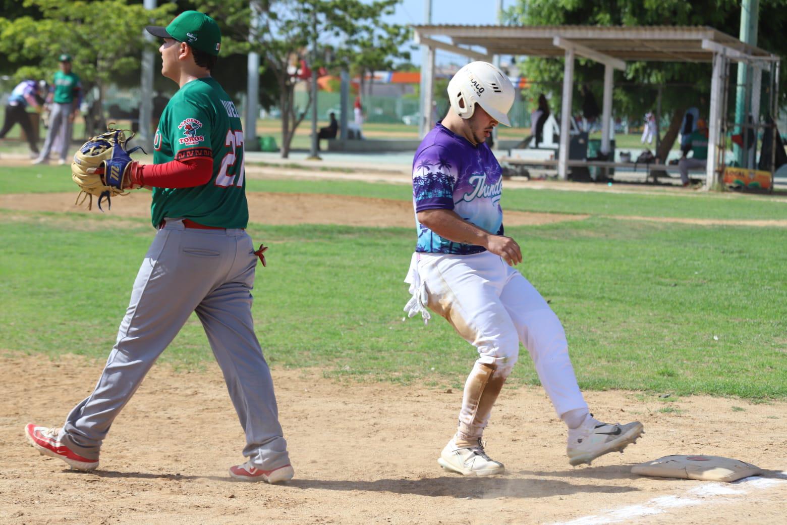 $!Thunders Monterrey saca triunfo a Toros, en Mazatlán Tournament Baseball