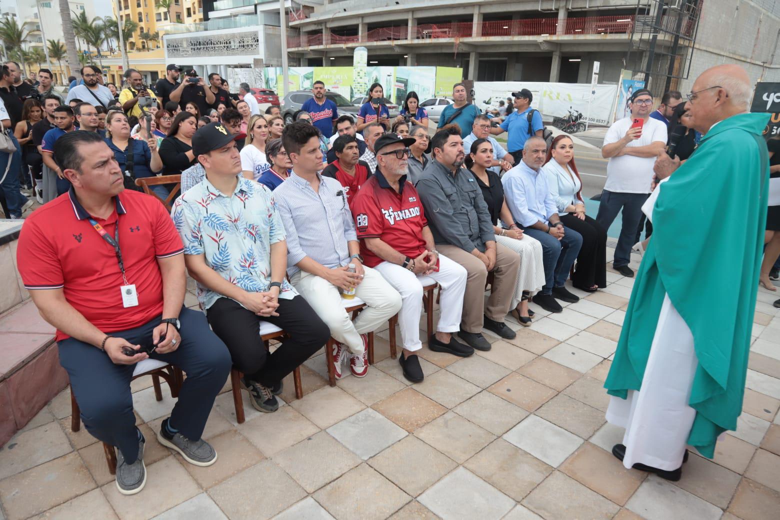 $!Venados de Mazatlán celebra 80 años de historia con emotiva ceremonia en el malecón
