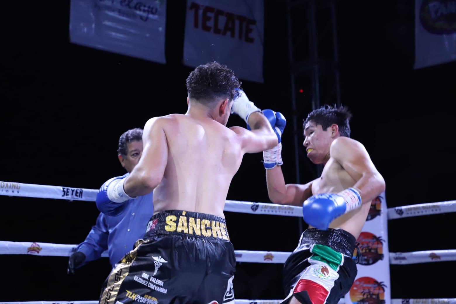 $!‘Veneno’ Aréchiga impone su sello en velada boxística Furia en el Ring