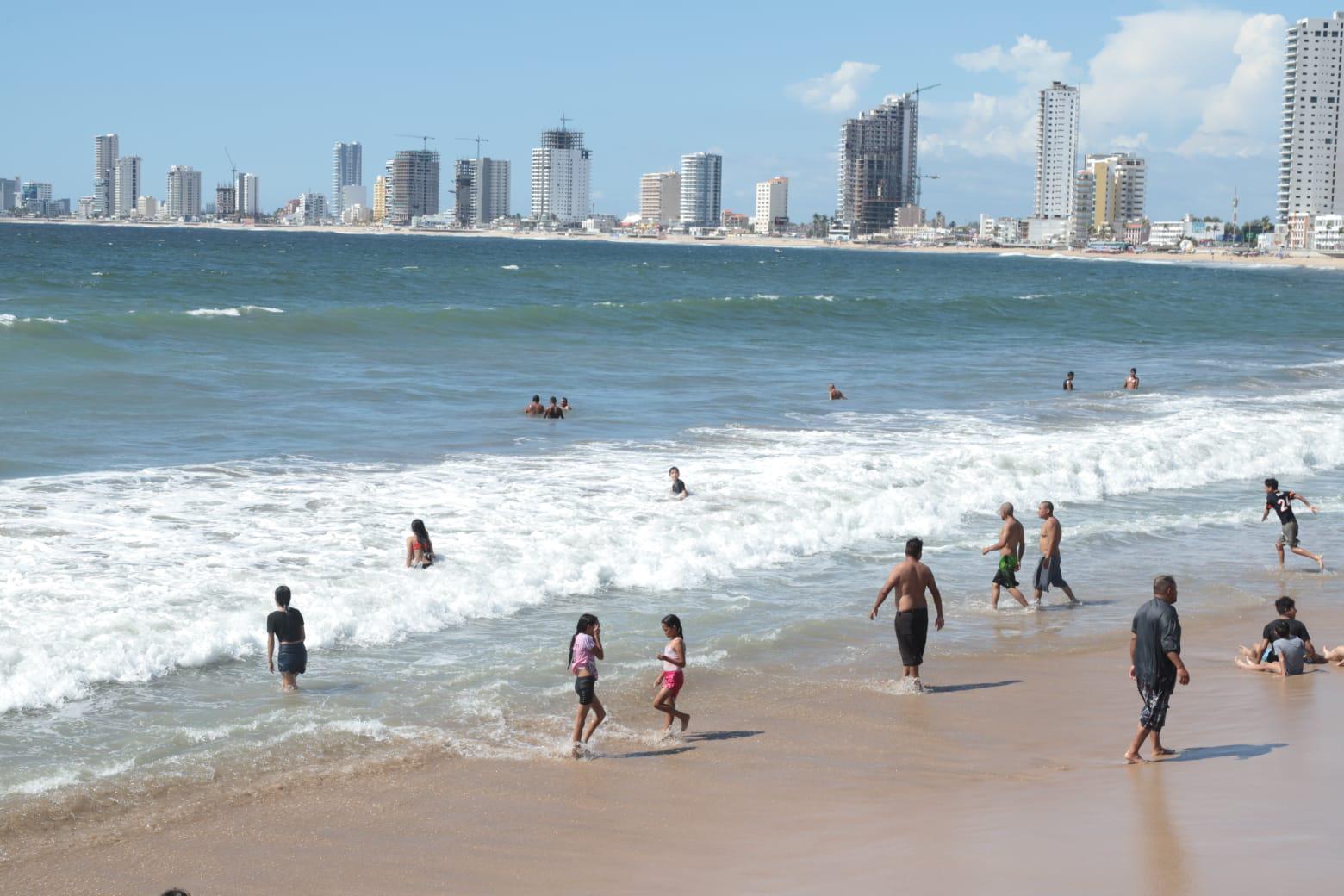 $!Cuesta de septiembre deja un domingo con escaso turismo en Mazatlán