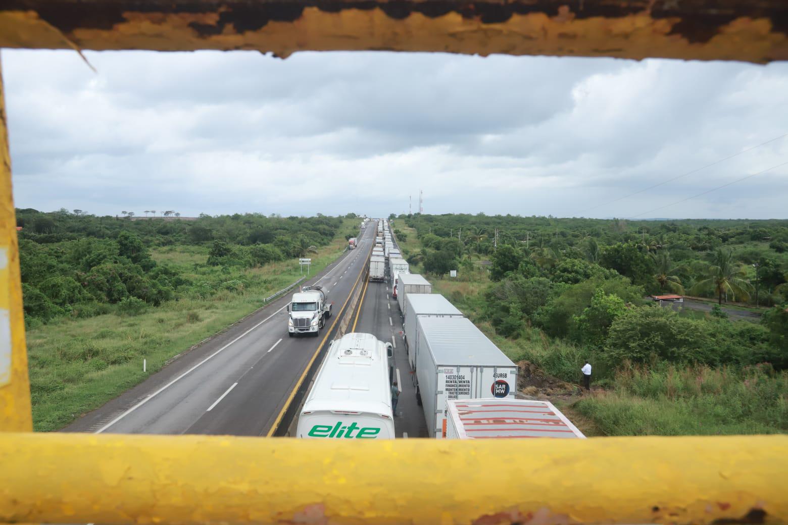 $!Reabren la Mazatlán-Culiacán; desbordamiento de río causó su cierre por unas horas