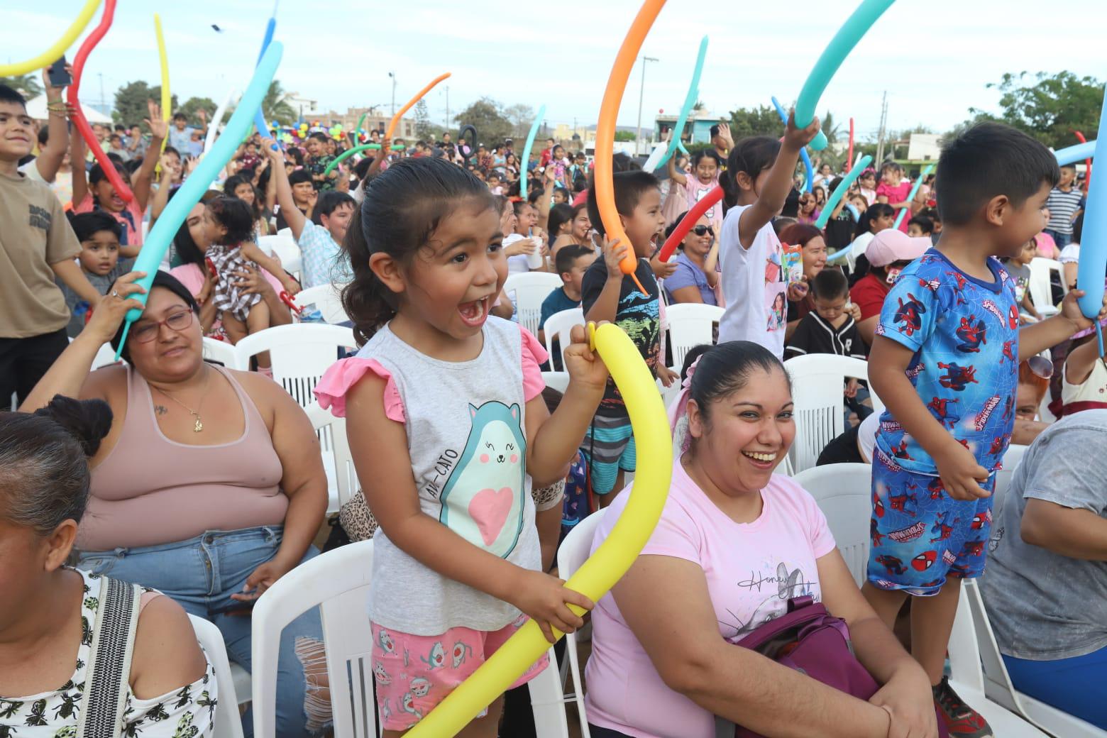 $!Llega la fiesta del Día del Niño a familias de Valles del Ejido, en Mazatlán