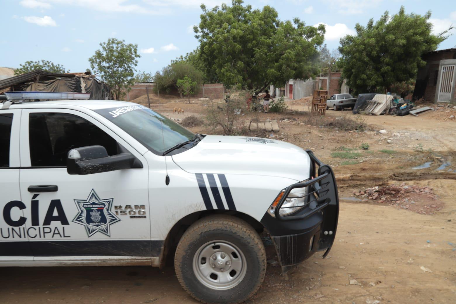 $!Desalojan a vecina del fraccionamiento San Antonio