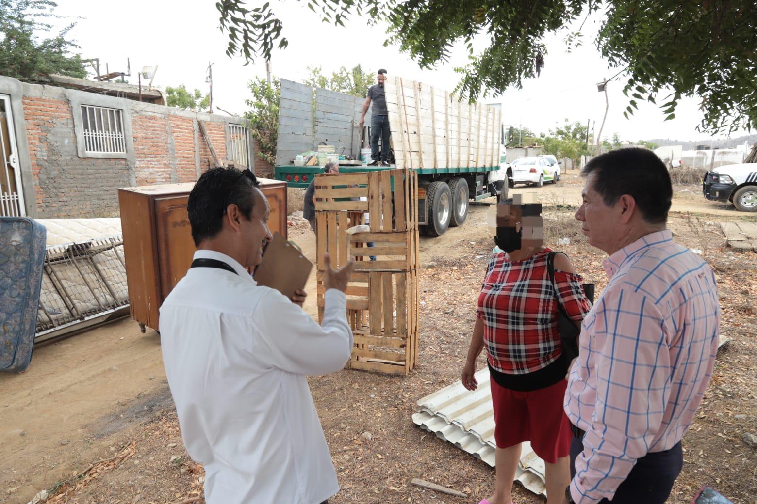 $!Desalojan a vecina del fraccionamiento San Antonio