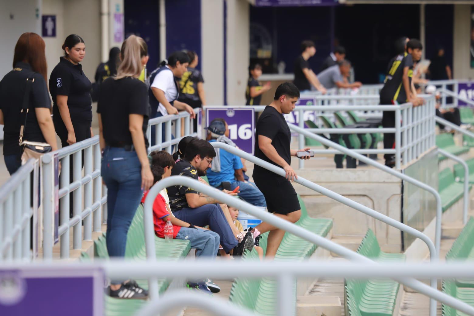 $!El debut de Dorados en Mazatlán decepciona por la escasa asistencia en El Encanto