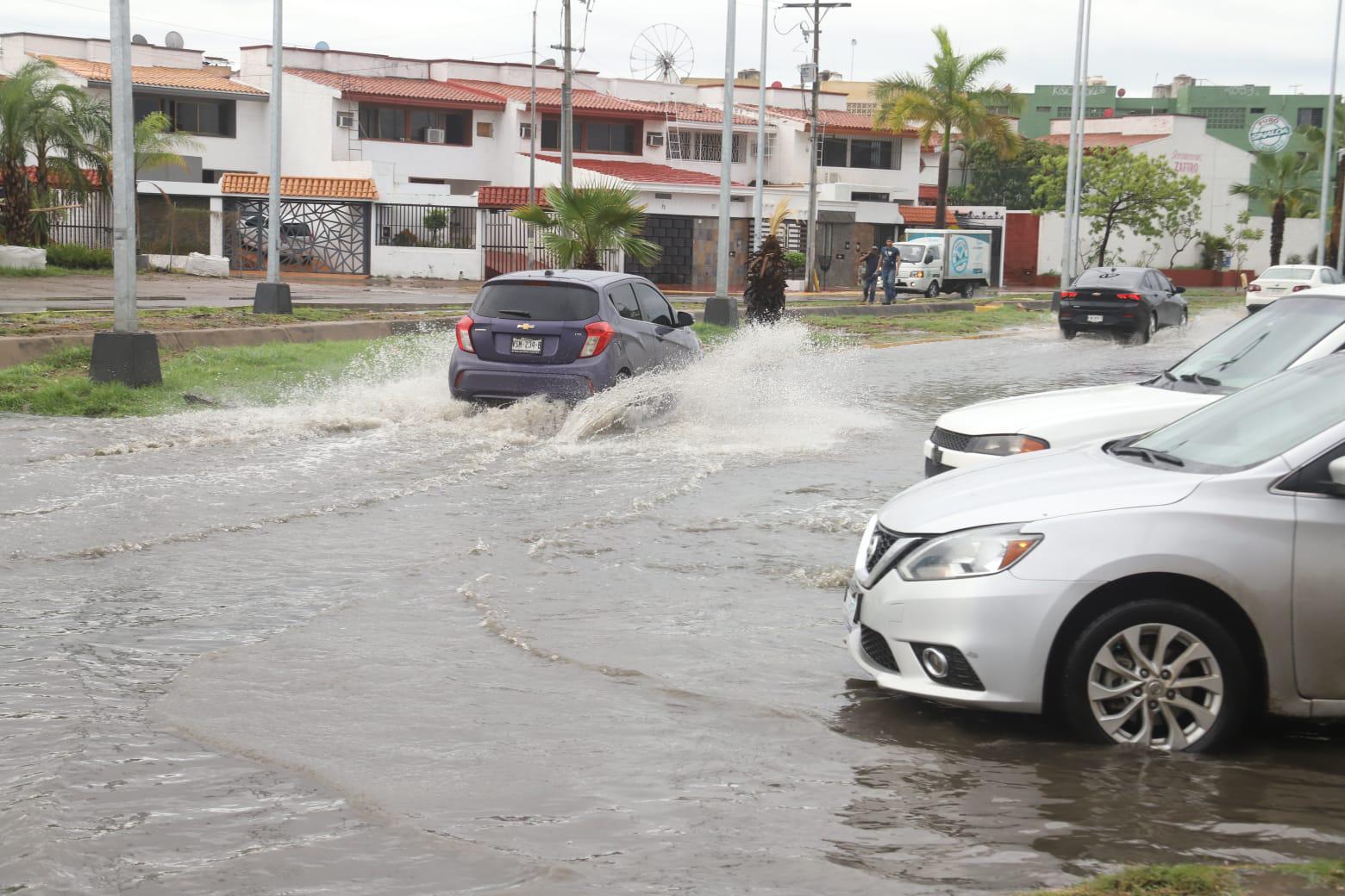 $!Semáforos de Mazatlán quedan dañados tras las lluvias