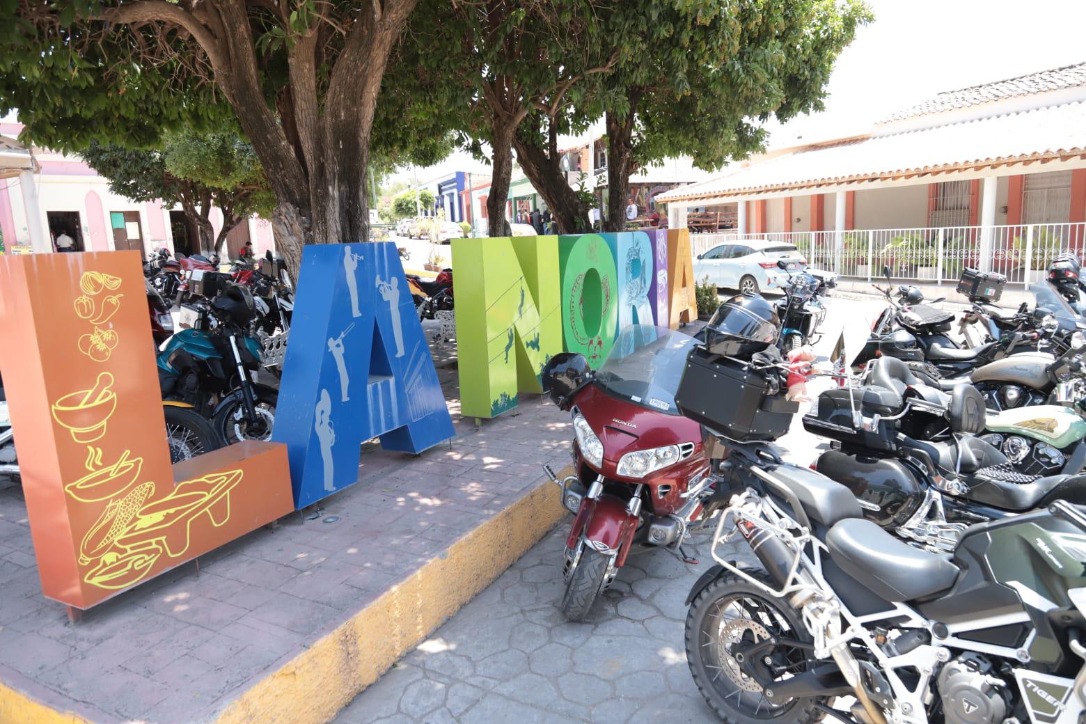 $!Disfrutan decenas de bikers de la tradicional rodada regional a La Noria