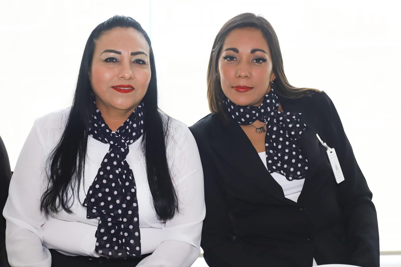 $!María Teresa Torres e Itzel Vilchis.