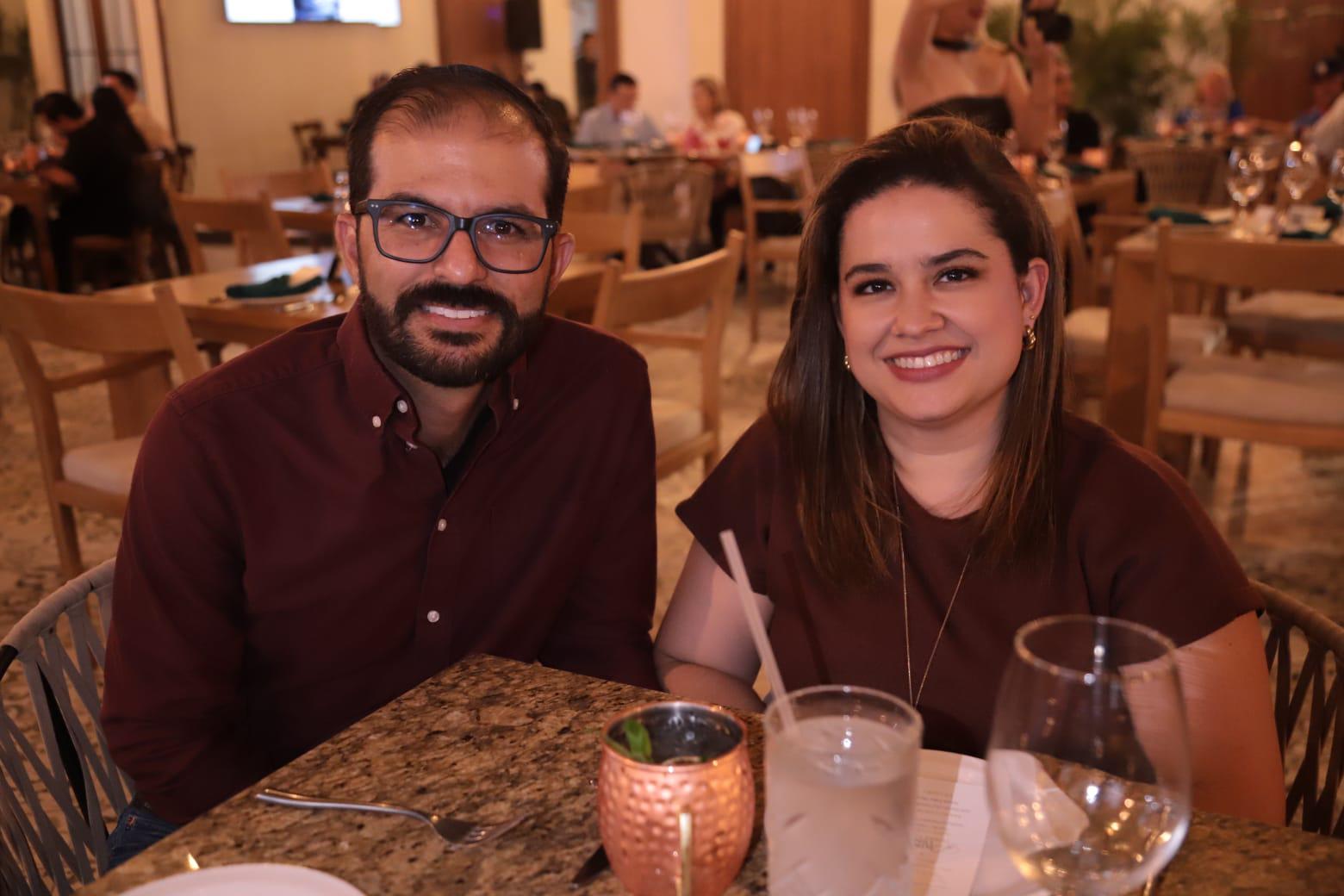 $!Santiago Quirarte y María Cristina Barros de Quirarte.