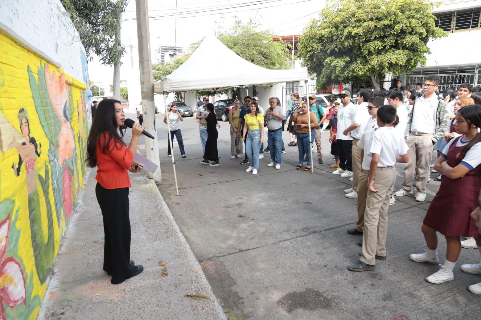 $!Jóvenes artistas pintan 20 murales en la ‘General 1’ como parte del proyecto InspirArte