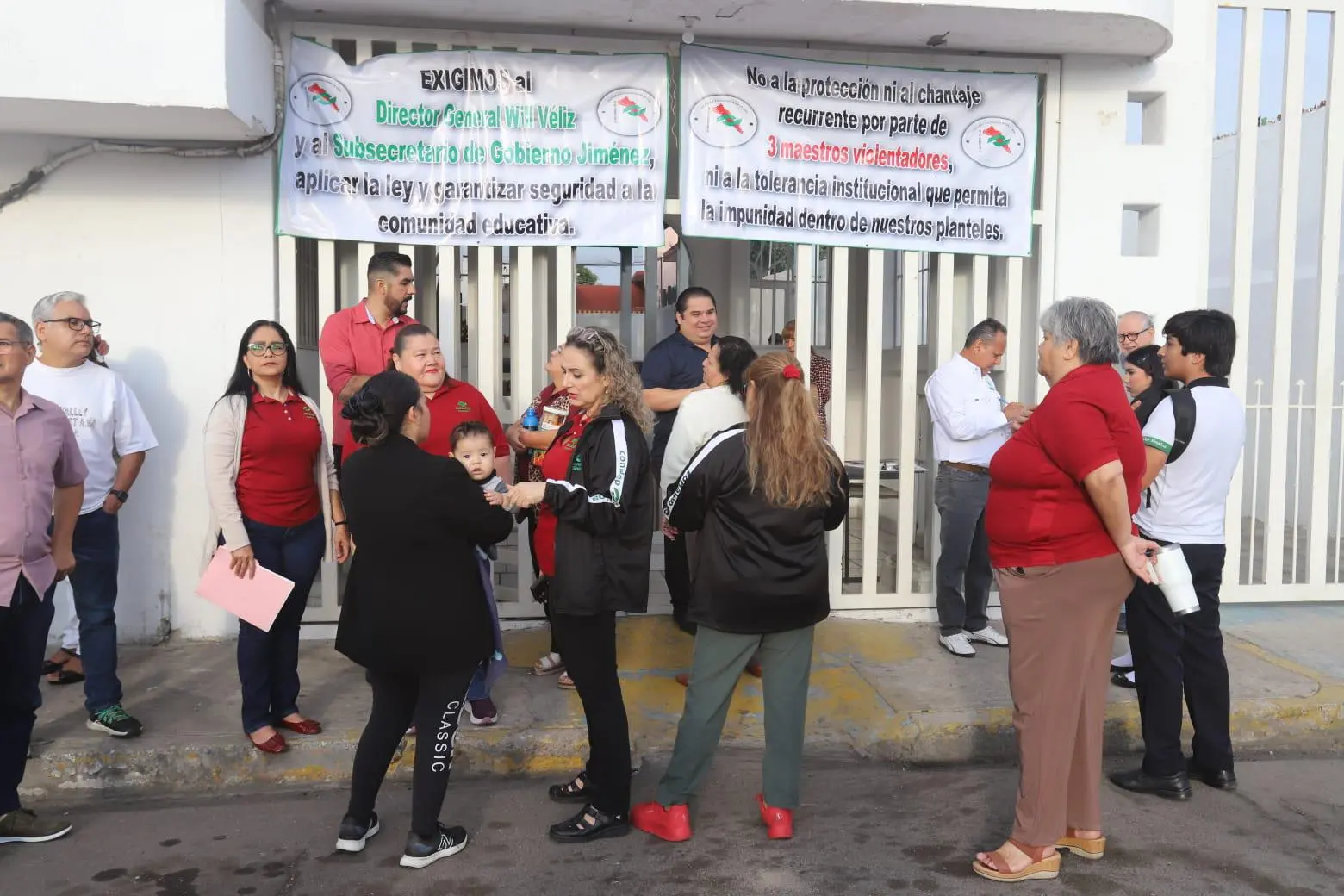 $!Se suman docentes de Conalep en Mazatlán a paro de labores para exigir seguridad en plantel de Los Mochis
