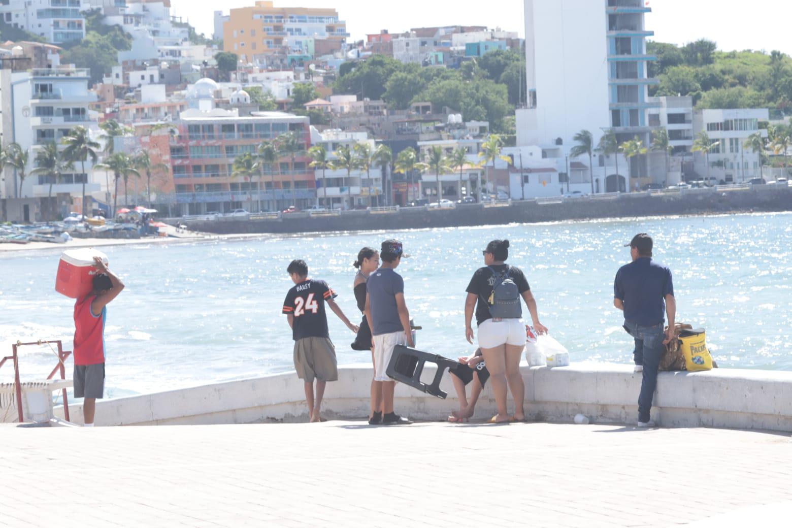 $!Cuesta de septiembre deja un domingo con escaso turismo en Mazatlán