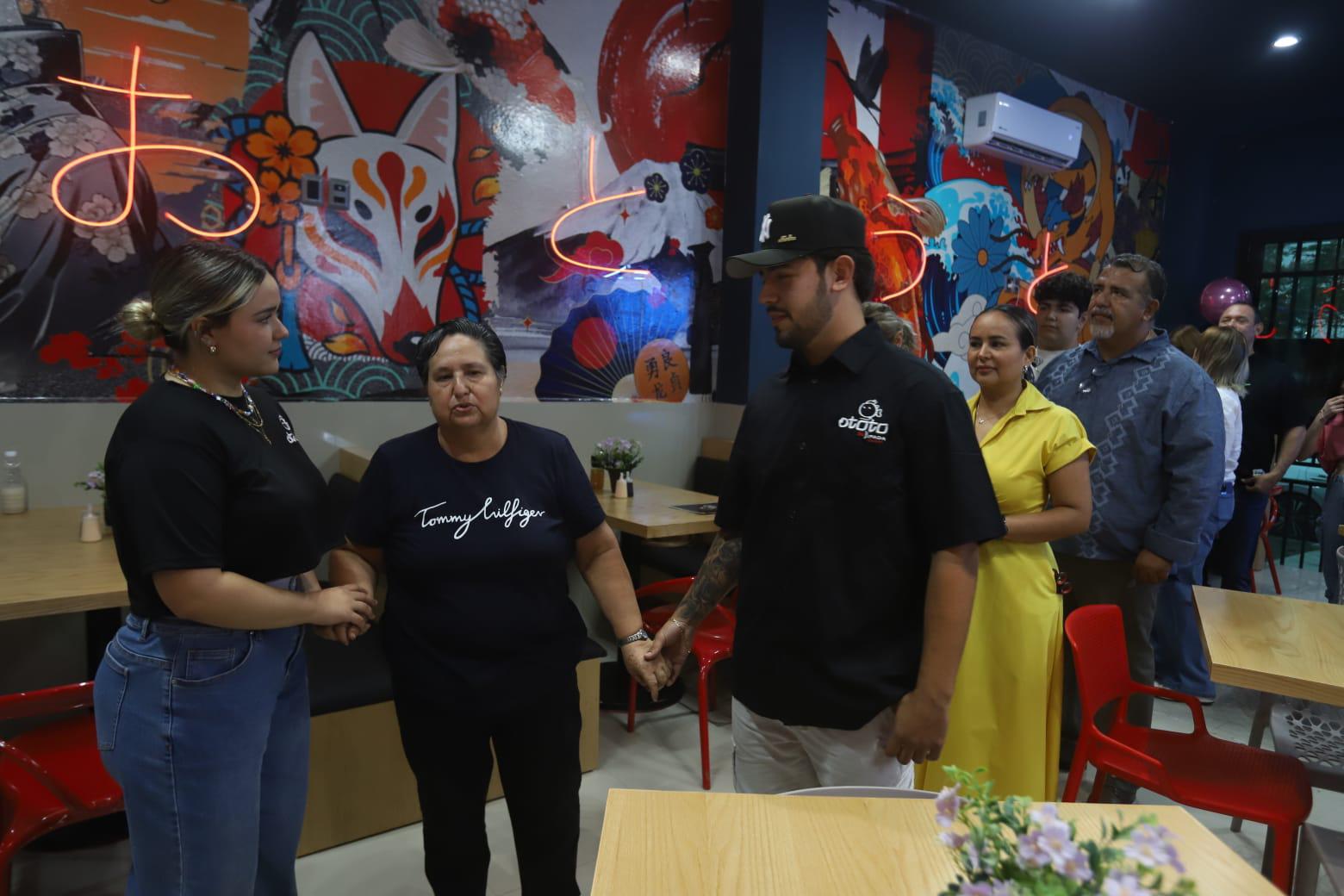 $!María Martha Flores Casillas, abuelita de Daniela, realizó la bendición de las instalaciones.