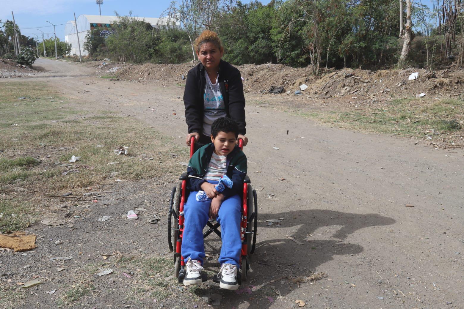 $!Busca familia apoyo para tratamiento del niño Juan Enrique