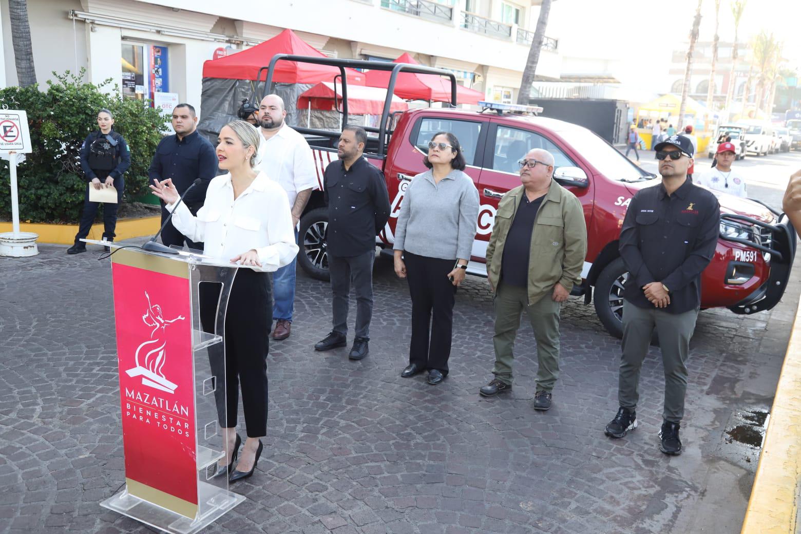 $!Mazatlán refuerza su Policía: entrega patrullas y equipo táctico por más de $19 millones