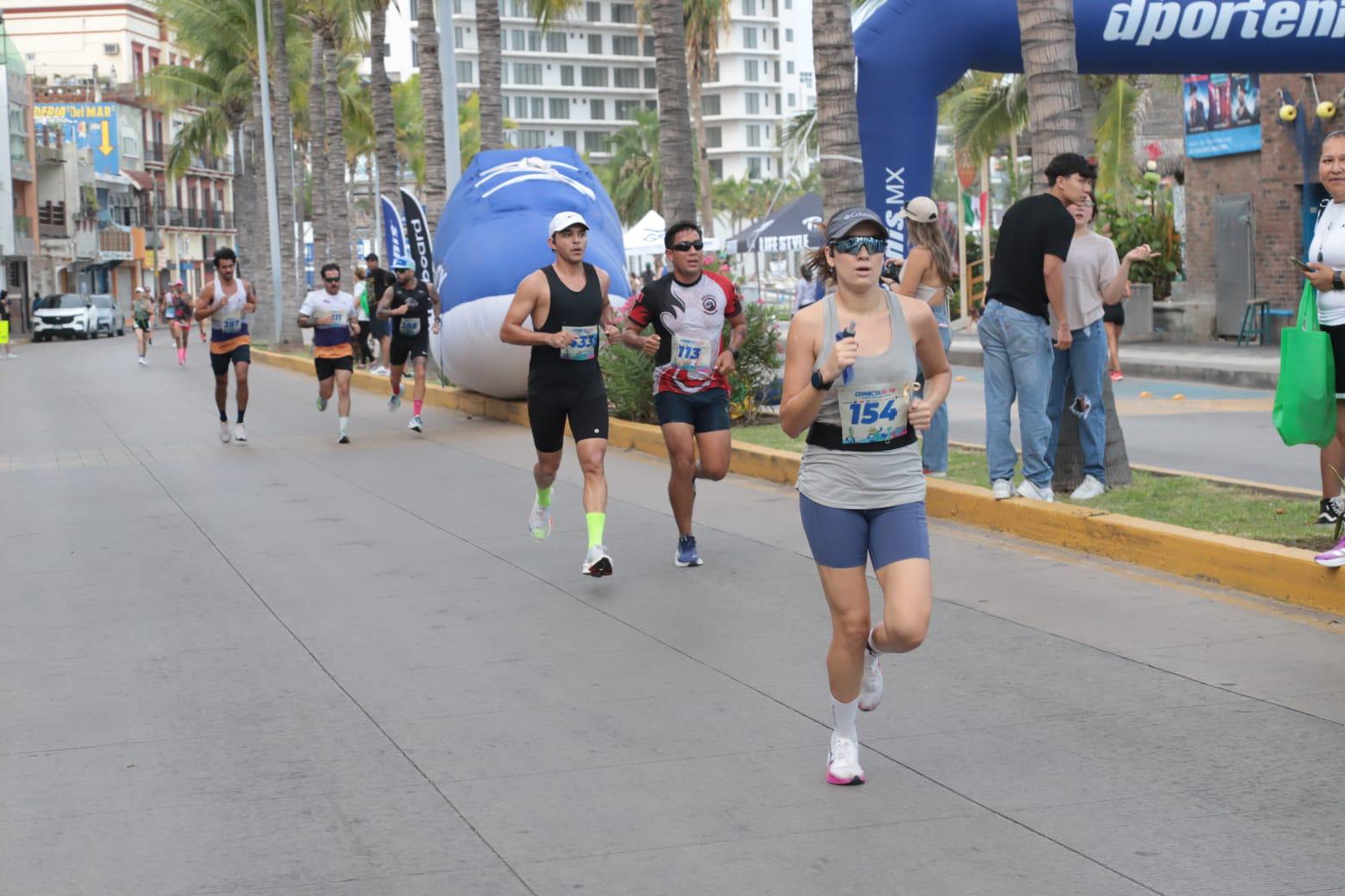 $!Katia García y Valentín Rendón triunfan en la Carrera Conecta-te 2025
