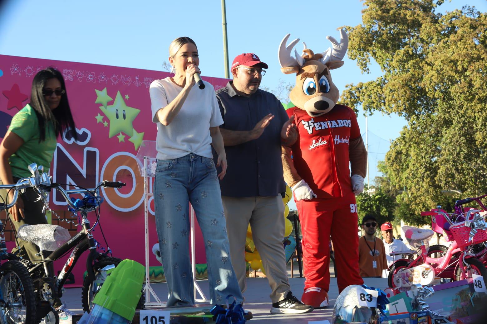 $!Gobierno de Mazatlán y DIF llevan la fiesta del Día del Niño a la ‘Pancho’ Villa