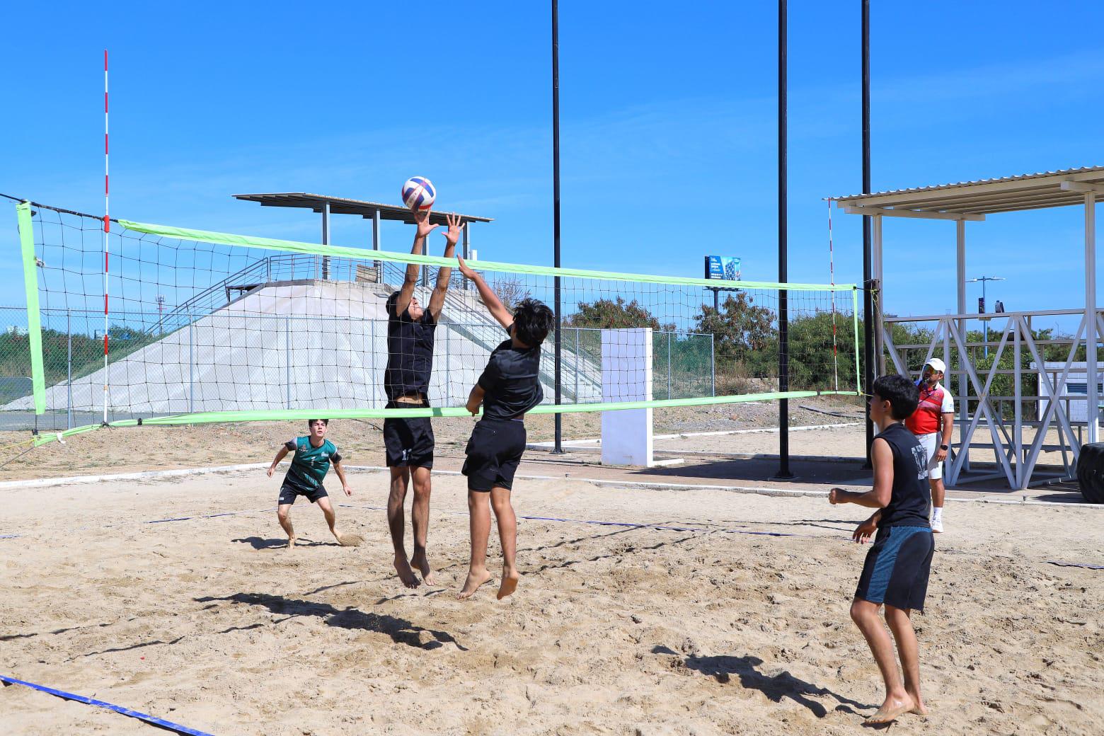 $!Le arrebata Navolato una categoría a Culiacán en Zonal de voleibol de playa