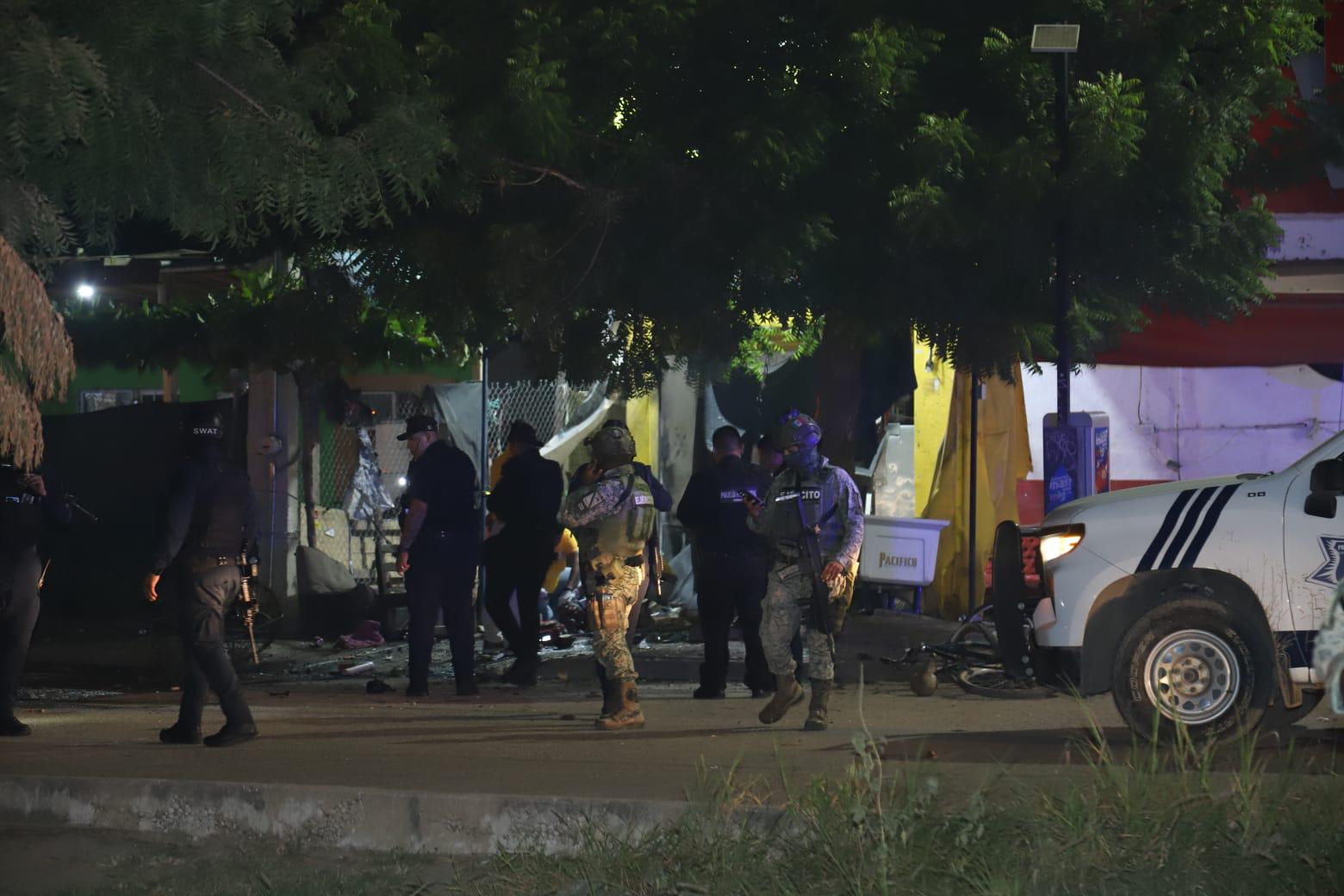 $!Explosión de artefacto artesanal en expendio deja dos heridos graves en Mazatlán