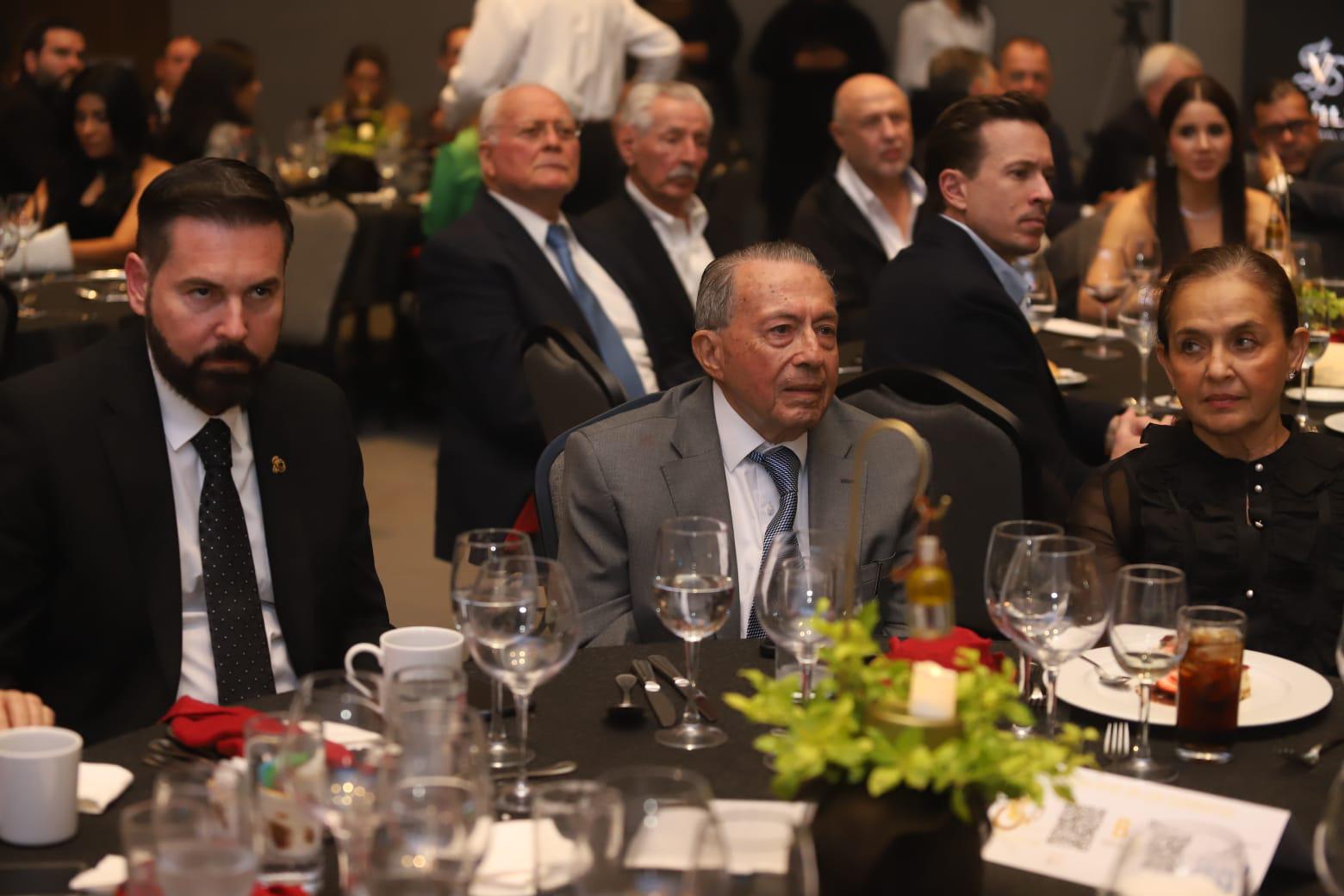 $!Canacintra reconoce a Grupo Pinsa como líder de la industria atunera