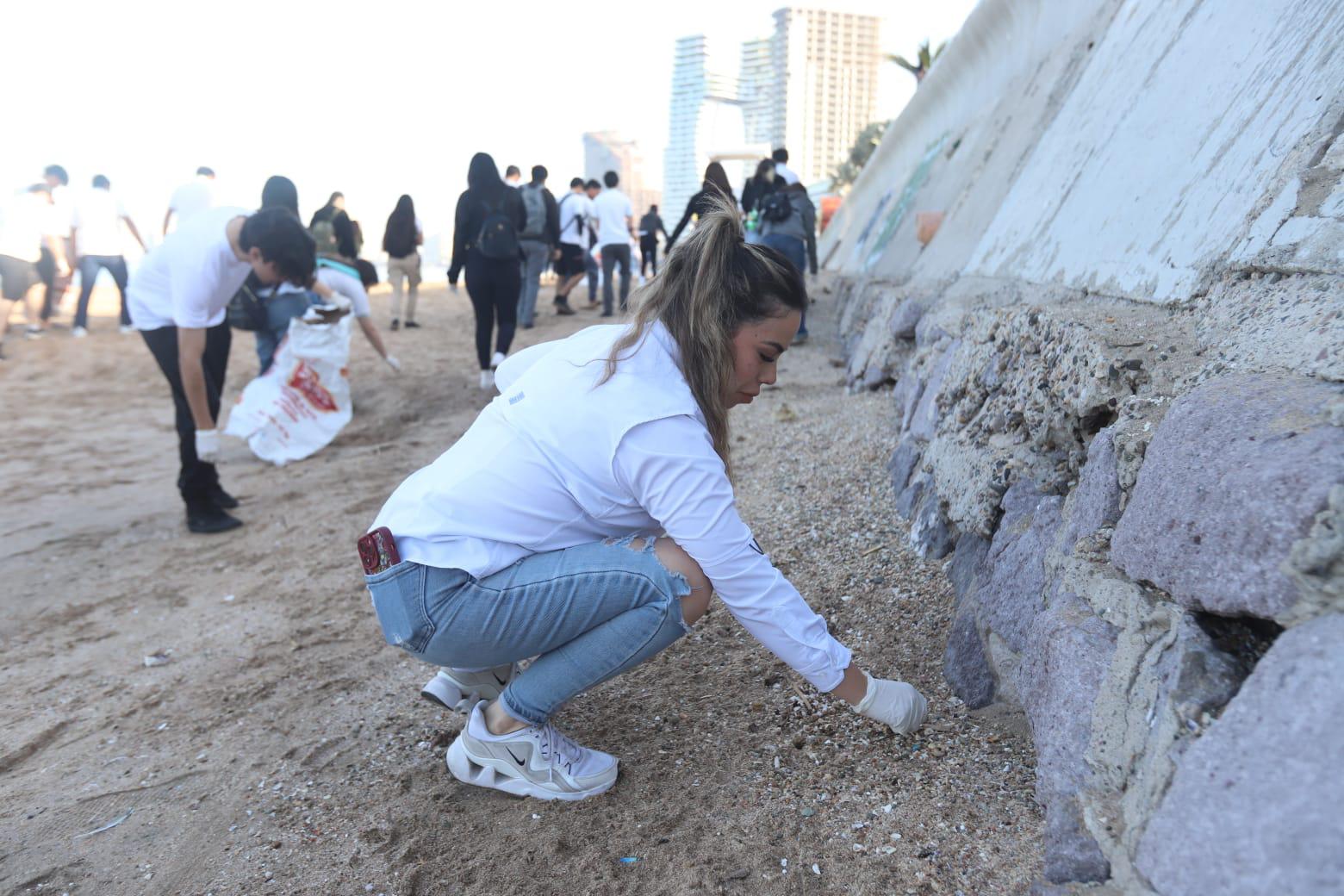 $!Se suma Mazatlán a la campaña ‘Sinaloa Limpia Tu Playa’