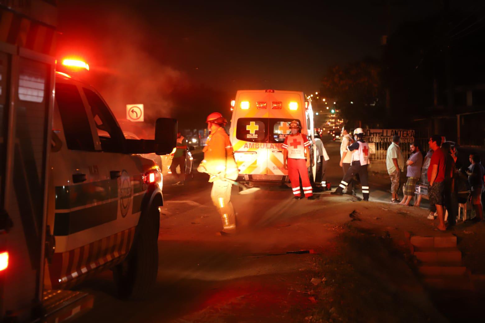$!Se registra carambola entre 4 vehículos en carretera a la altura de Urías, en Mazatlán