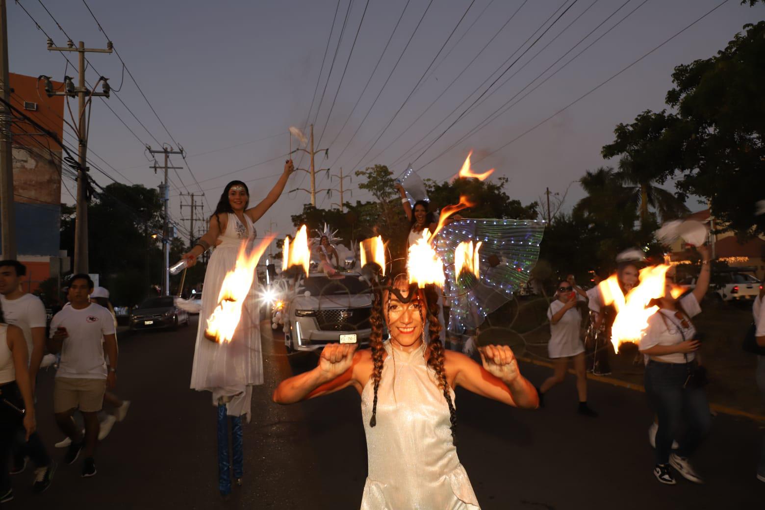 $!Inicia el Carnaval de Mazatlán 2024 con la alegría de la primera manifestación