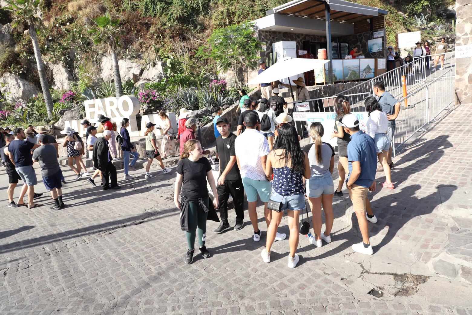 $!Faro de Mazatlán presenta gran afluencia de cara al inicio de 2024