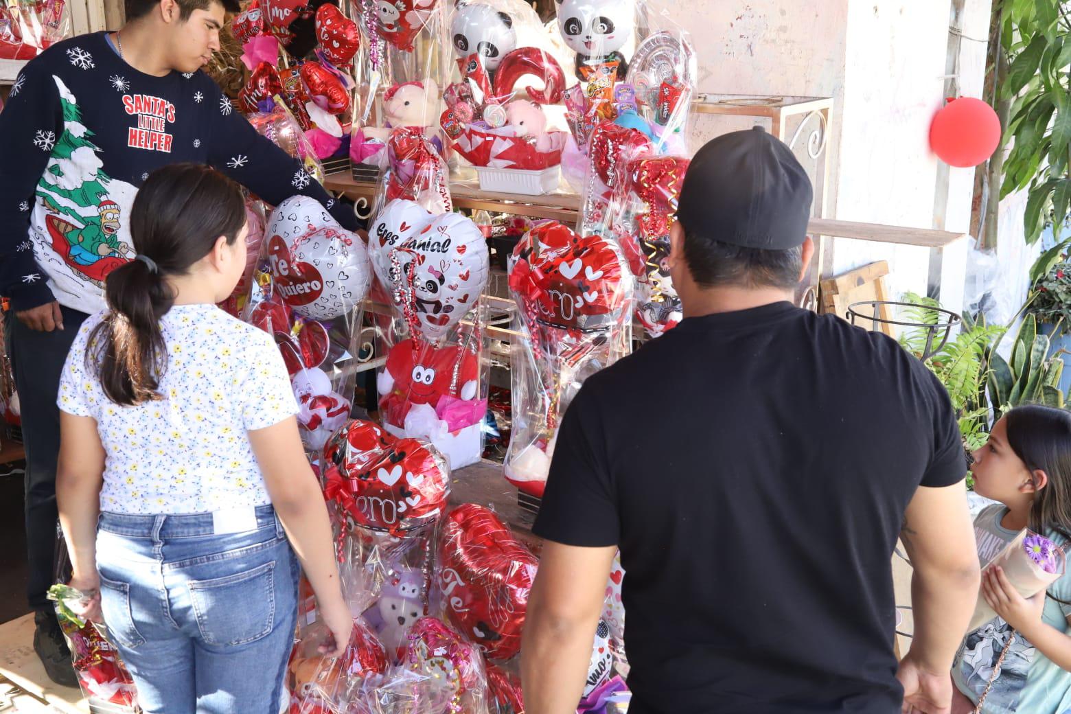 $!Ventas repuntan por San Valentín en Mazatlán, pero por debajo de lo esperado afectadas