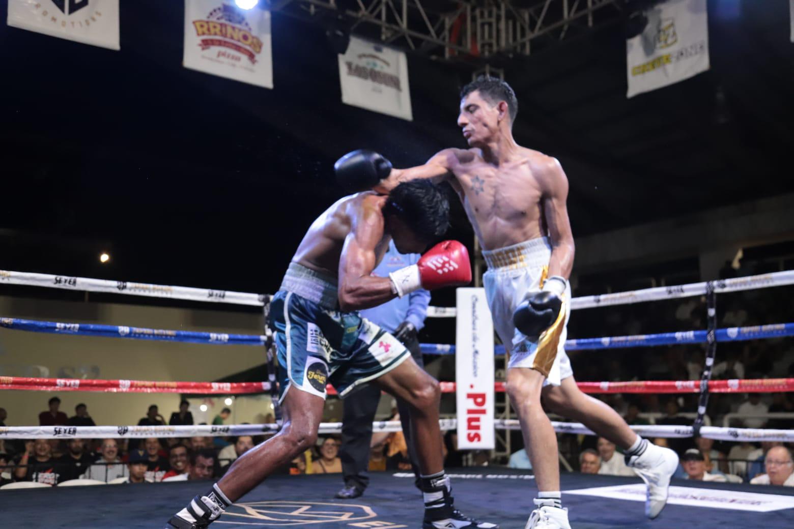 $!Mazatlecos defienden el terreno y salen victoriosos en la función Fuego en el Ring