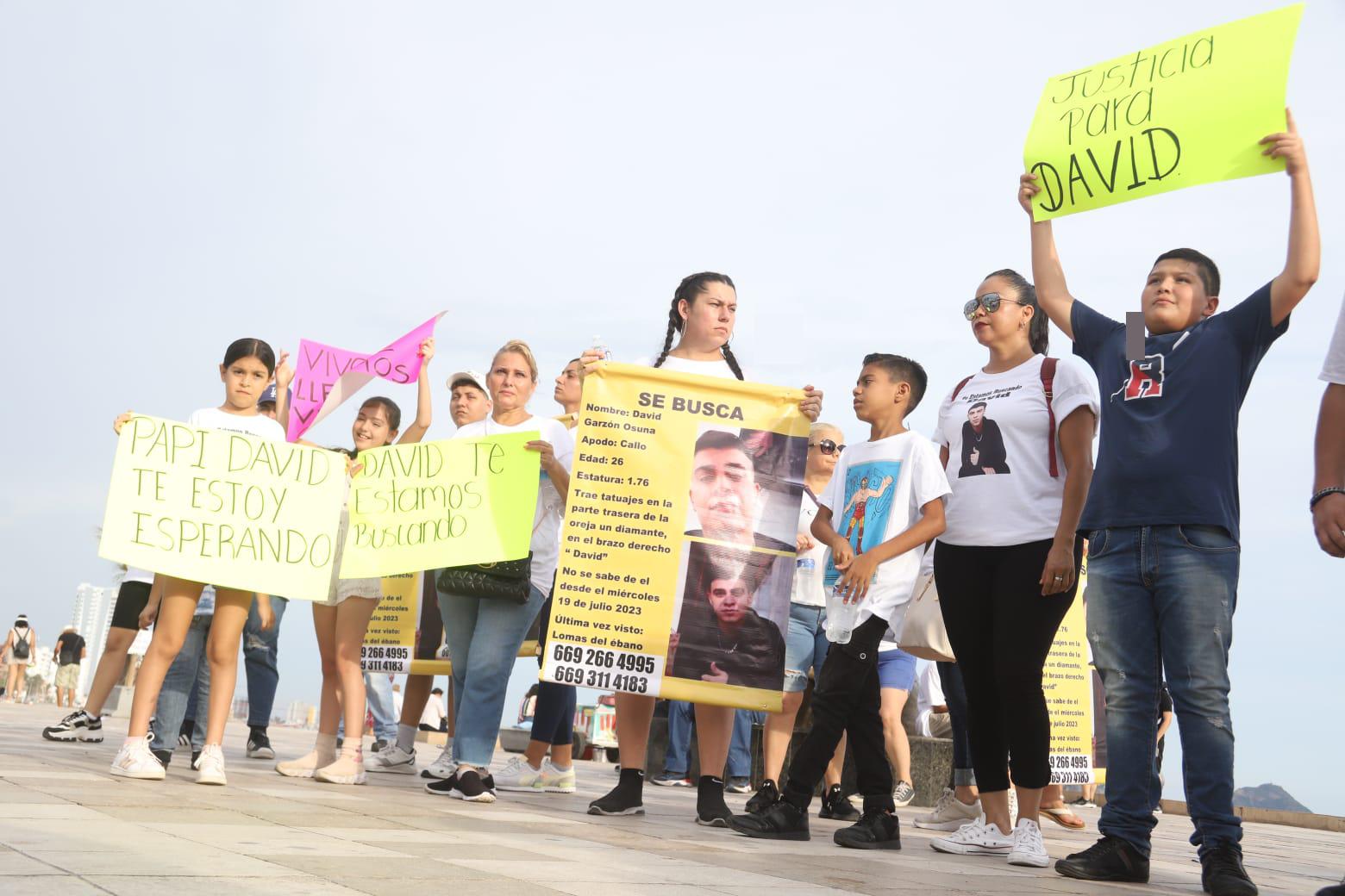 $!Protestan en Mazatlán para exigir que aparezca David, desaparecido el 19 de julio