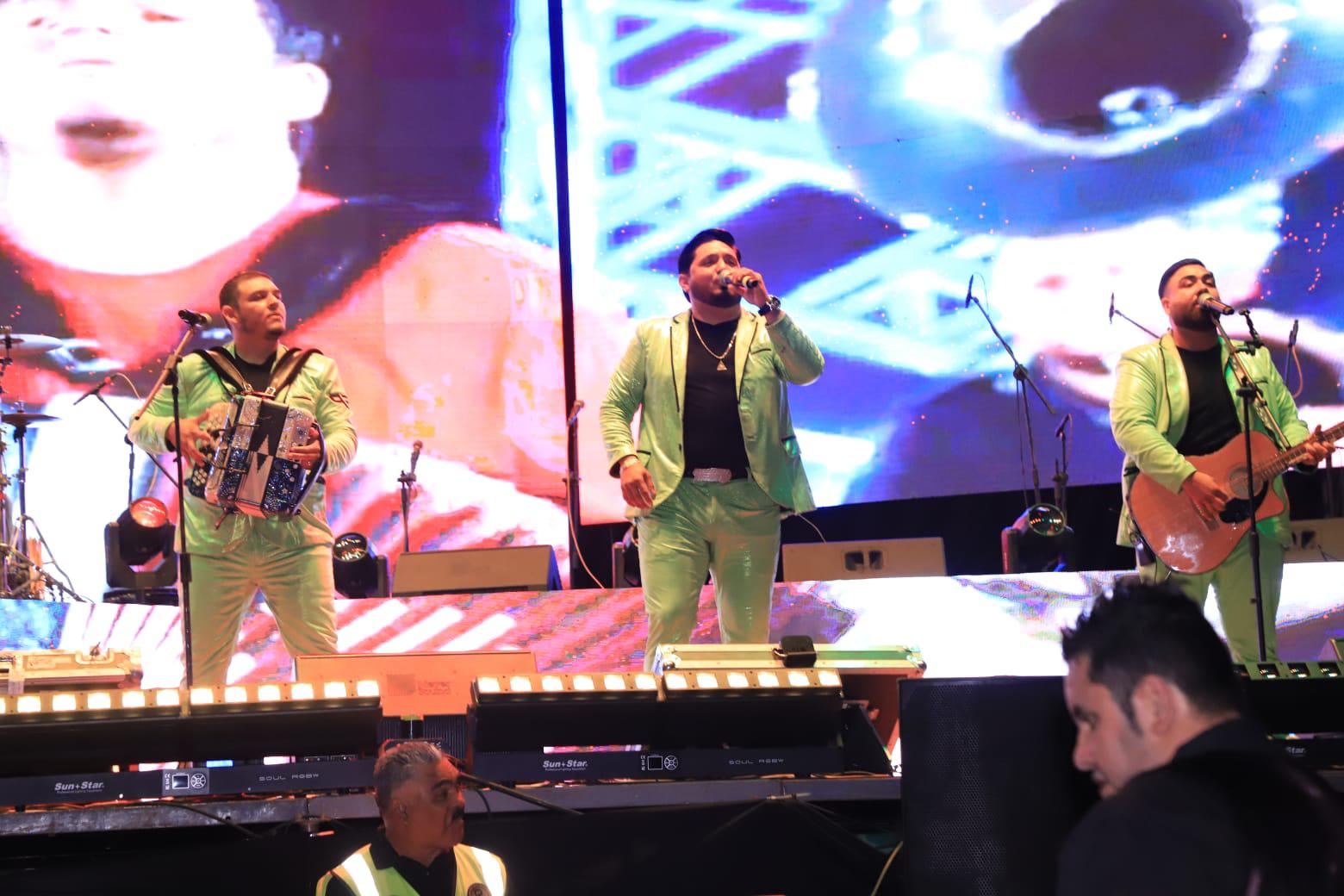 $!Los asistentes disfrutaron de una noche llena de energía musical.