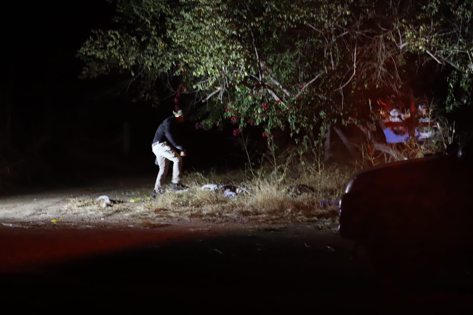 $!Encuentran cuerpo de un hombre envuelto en una cobija en la Libre Mazatlán-Culiacán