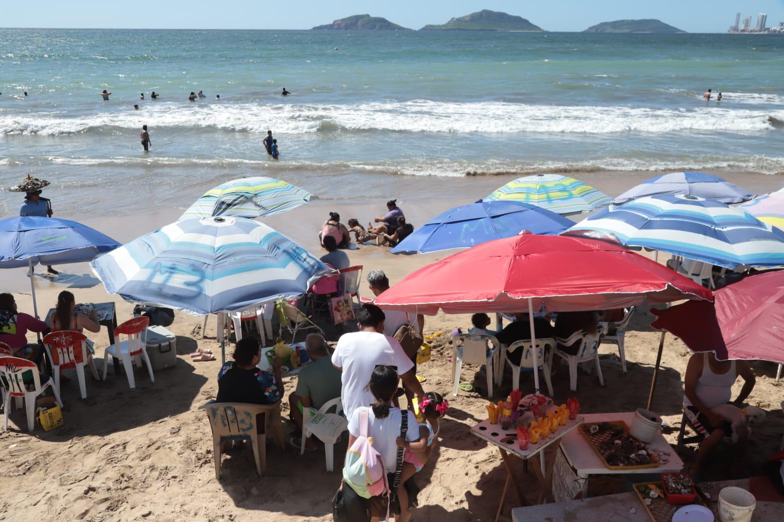 $!Cuesta de septiembre deja un domingo con escaso turismo en Mazatlán
