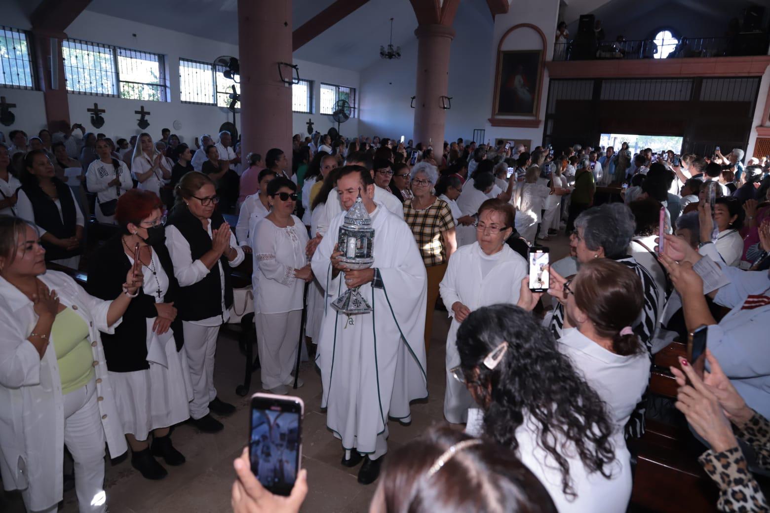 $!Reciben con devoción a la Virgen de Nazaret en la parroquia San Juan Apóstol y Evangelista