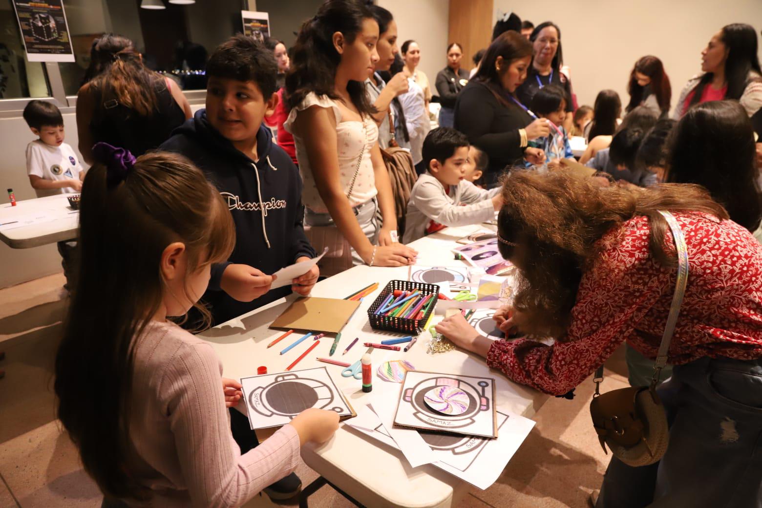 $!En ambiente de ciencia y familia, se celebra la Noche de las Estrellas en Mazatlán