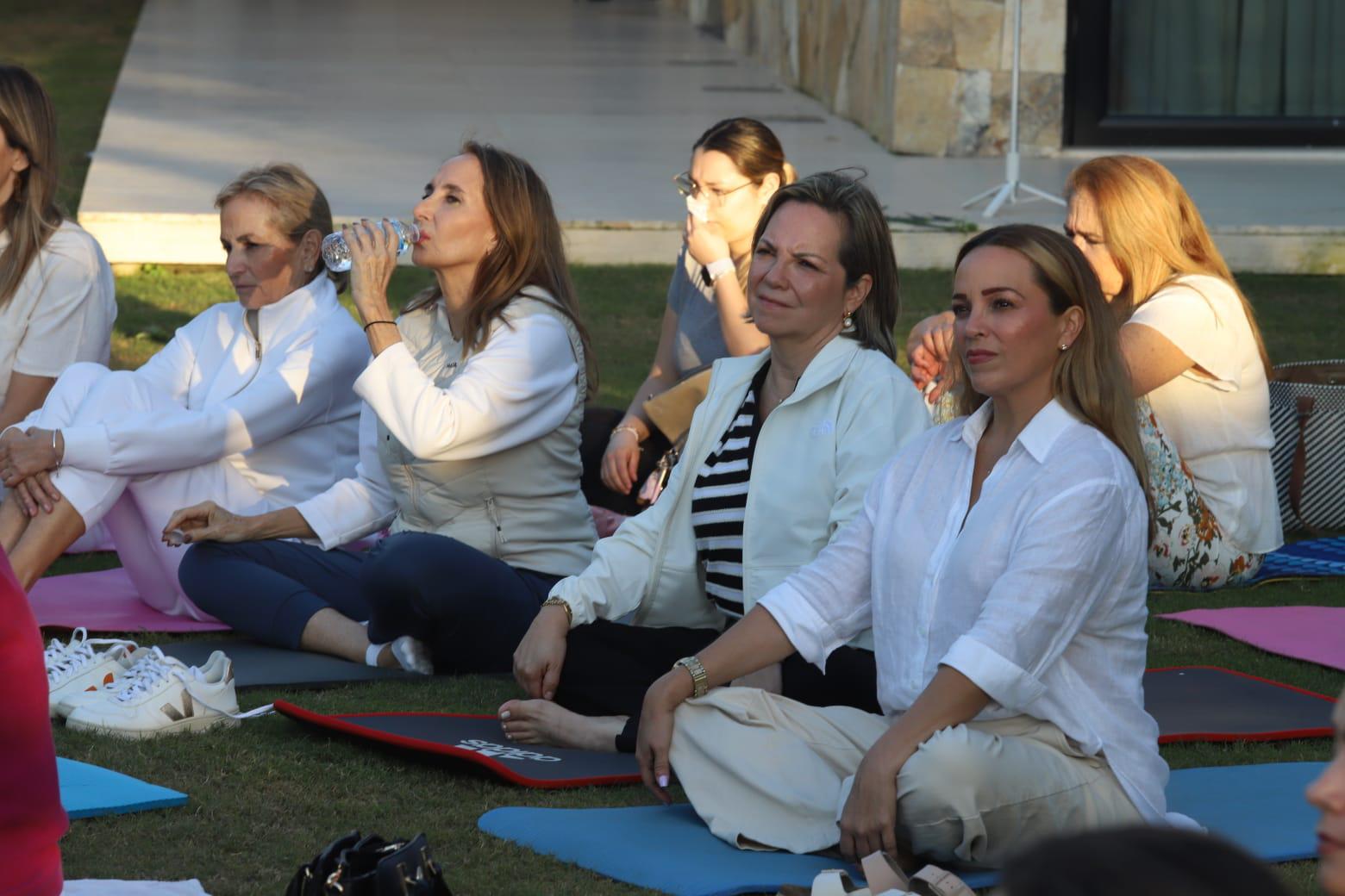 $!Durante el encuentro, las participantes vivieron un momento de introspección con una meditación guiada por Melva Malcampo.