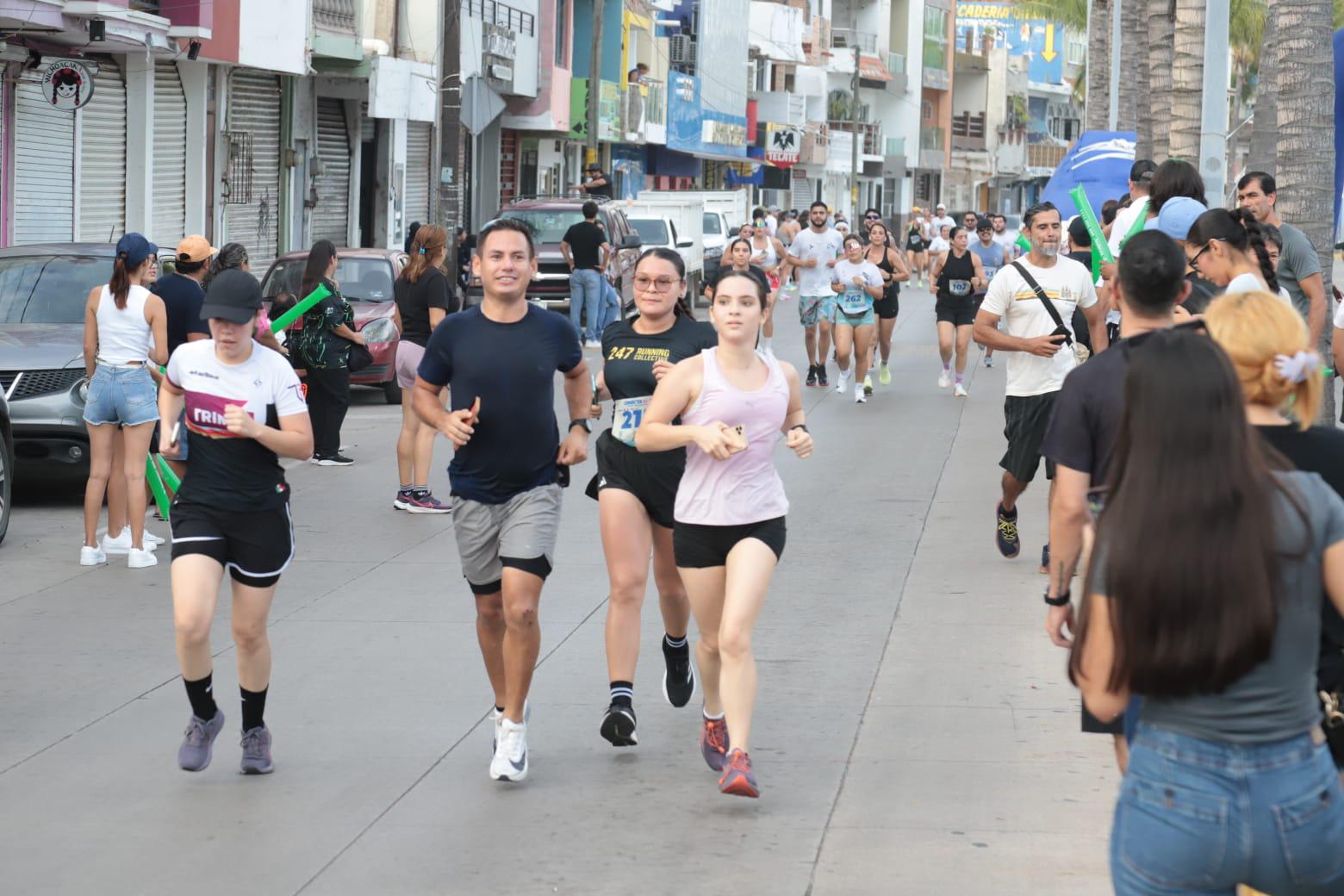 $!Katia García y Valentín Rendón triunfan en la Carrera Conecta-te 2025