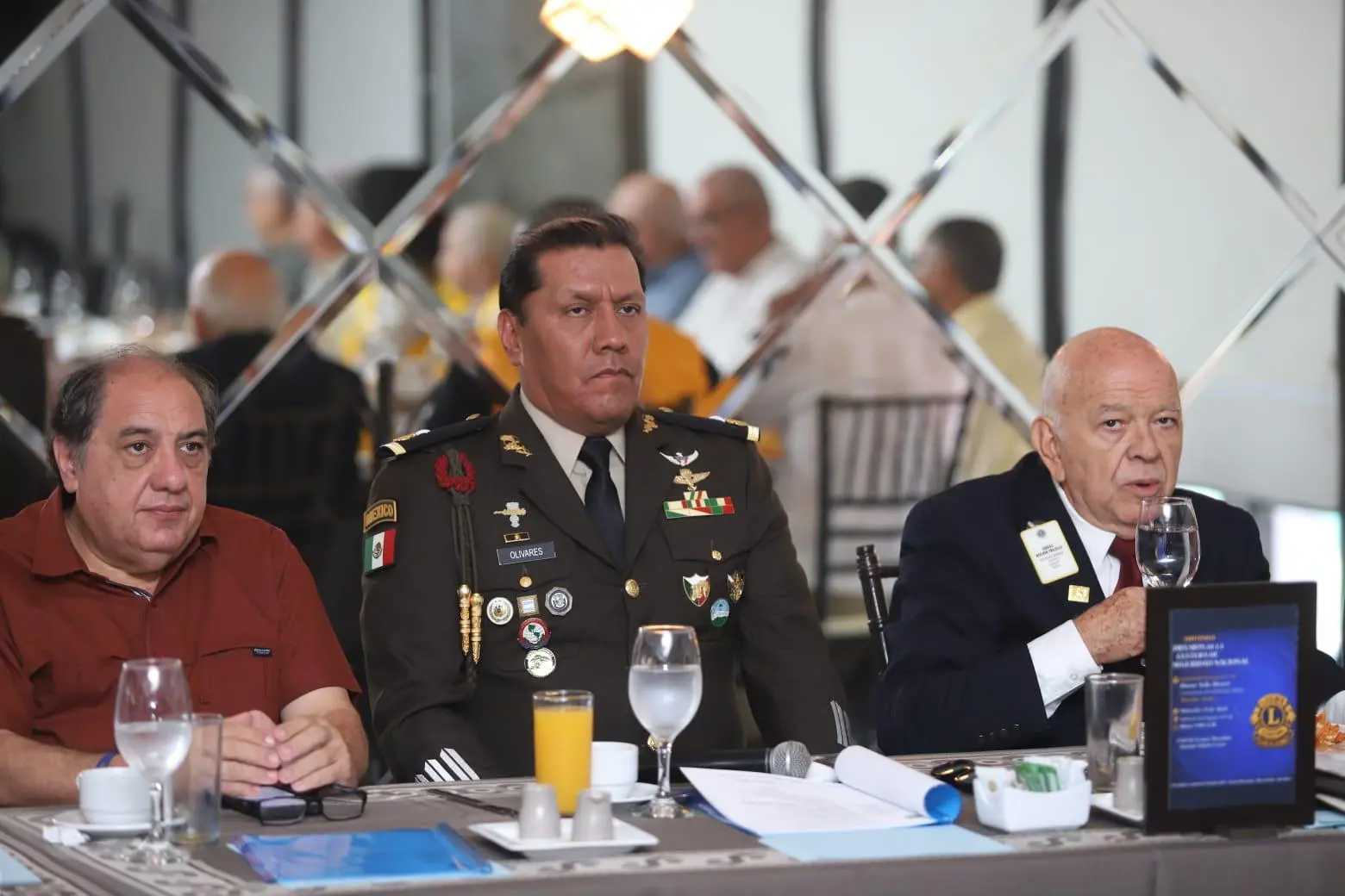$!Sedena difunde cultura de seguridad nacional en conferencia del Club de Leones de Mazatlán