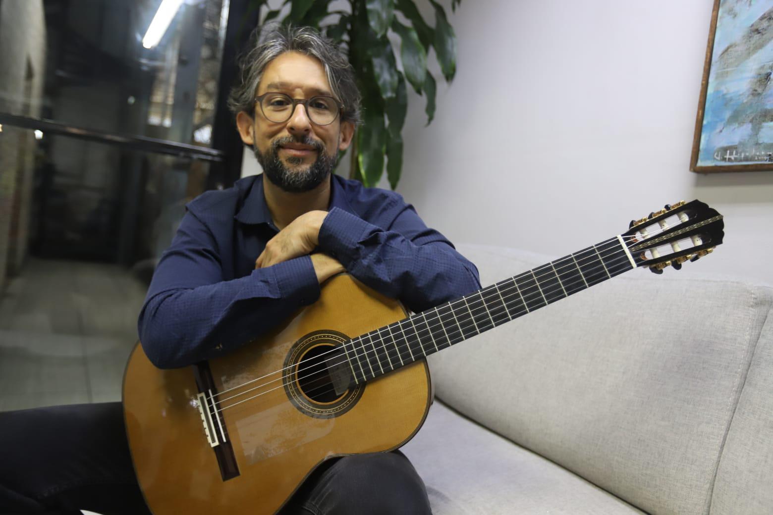 $!El guitarrista se presentará junto a la Orquesta Sinfónica del Noroeste y la Camerata Mazatlán, bajo la dirección de Víctor Manuel Osuna.