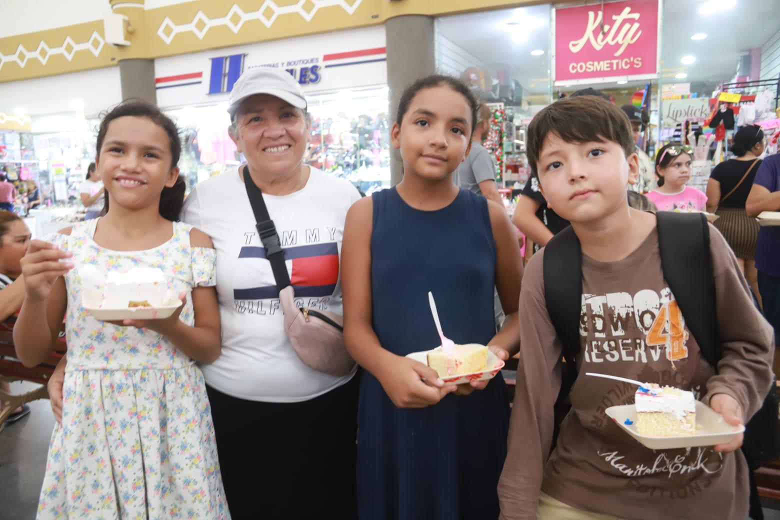 $!Naomí Rodríguez, Hortencia Tapia, Yocelin Sánchez y Gustavo Bedoy.