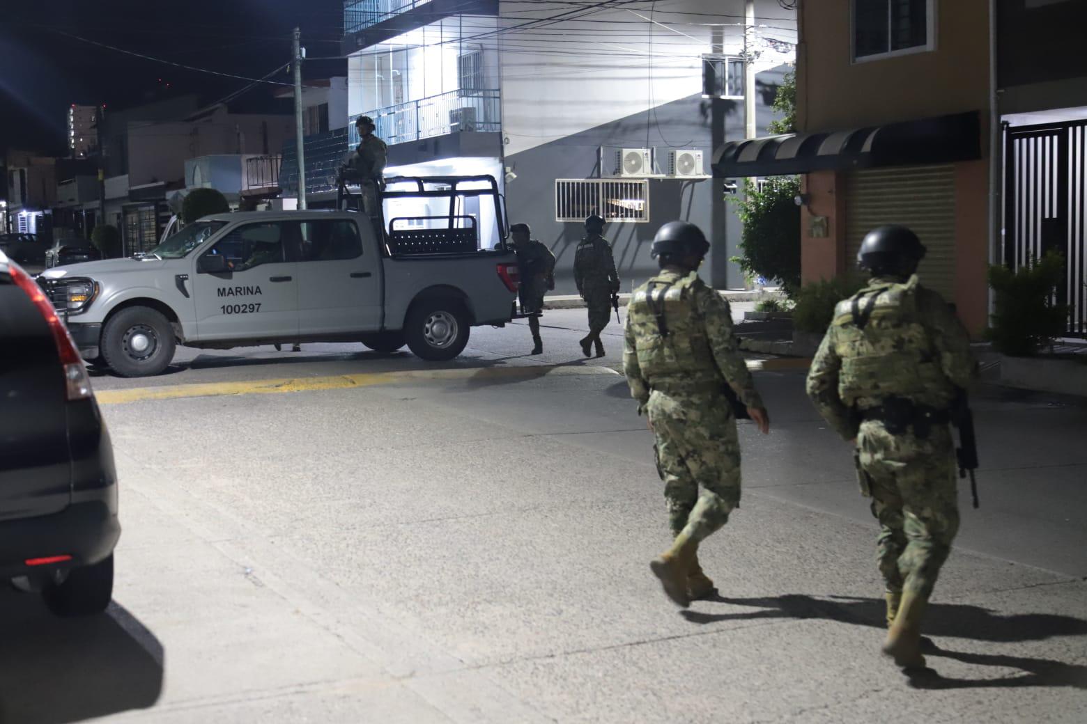 $!Fuerzas federales realizan operativo en Mazatlán, la noche de este miércoles