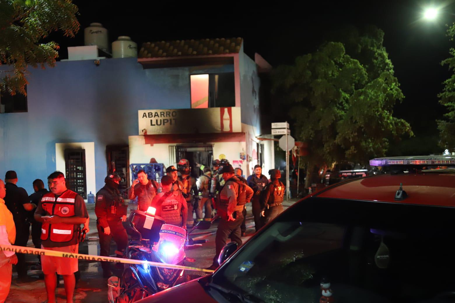 $!Explosión en tienda de abarrotes deja dos personas con quemaduras en Mazatlán