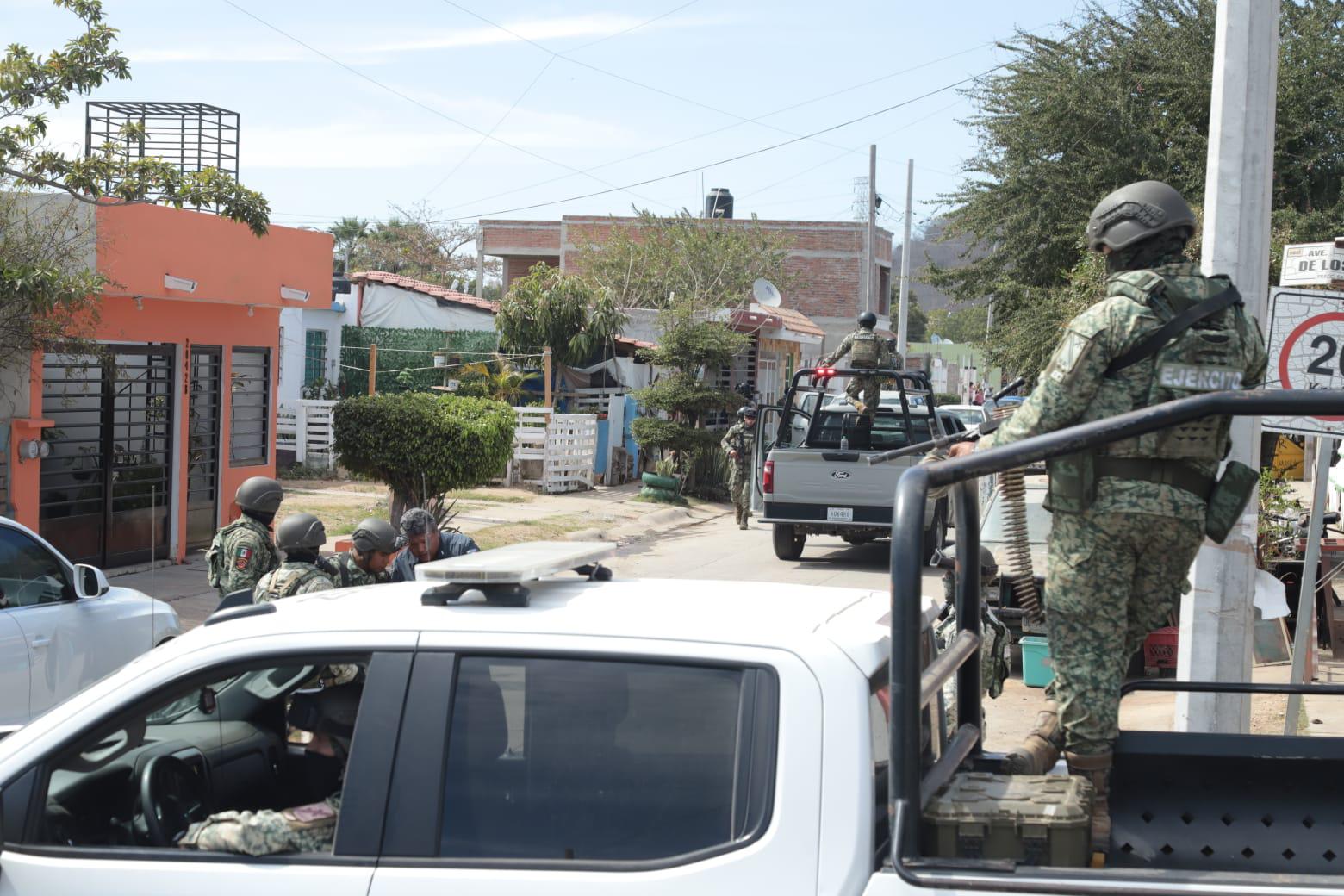 $!Rescatan a dos hombres y dos mujeres privados de su libertad en casa de Santa Teresa, en Mazatlán