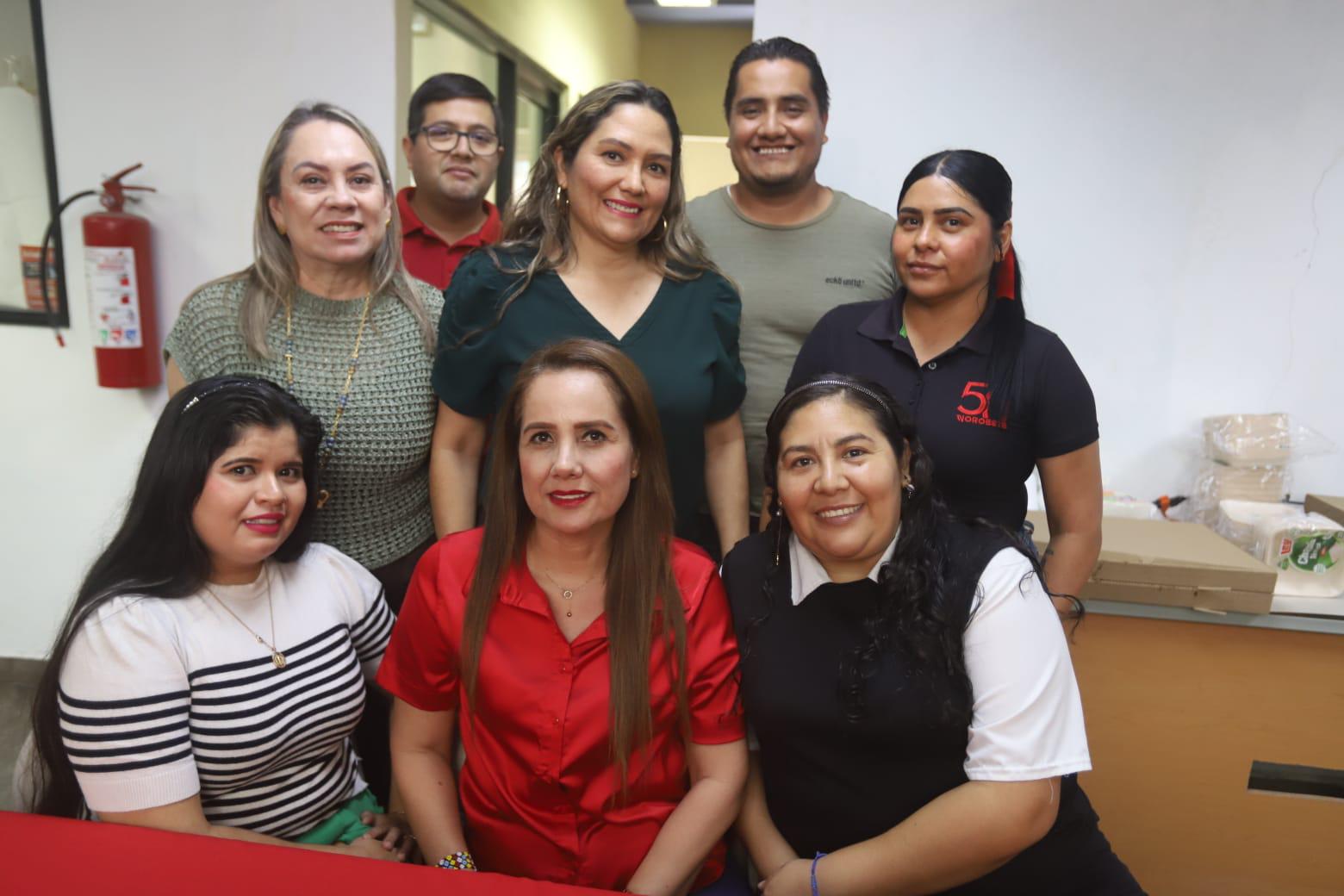 $!Elva Aguirre, Miguel Flores, Lupita Páez, Eric Conde, Araceli Solano, Xóchitl Aguilar, Adriana Marrujo y Amanda Aragón.