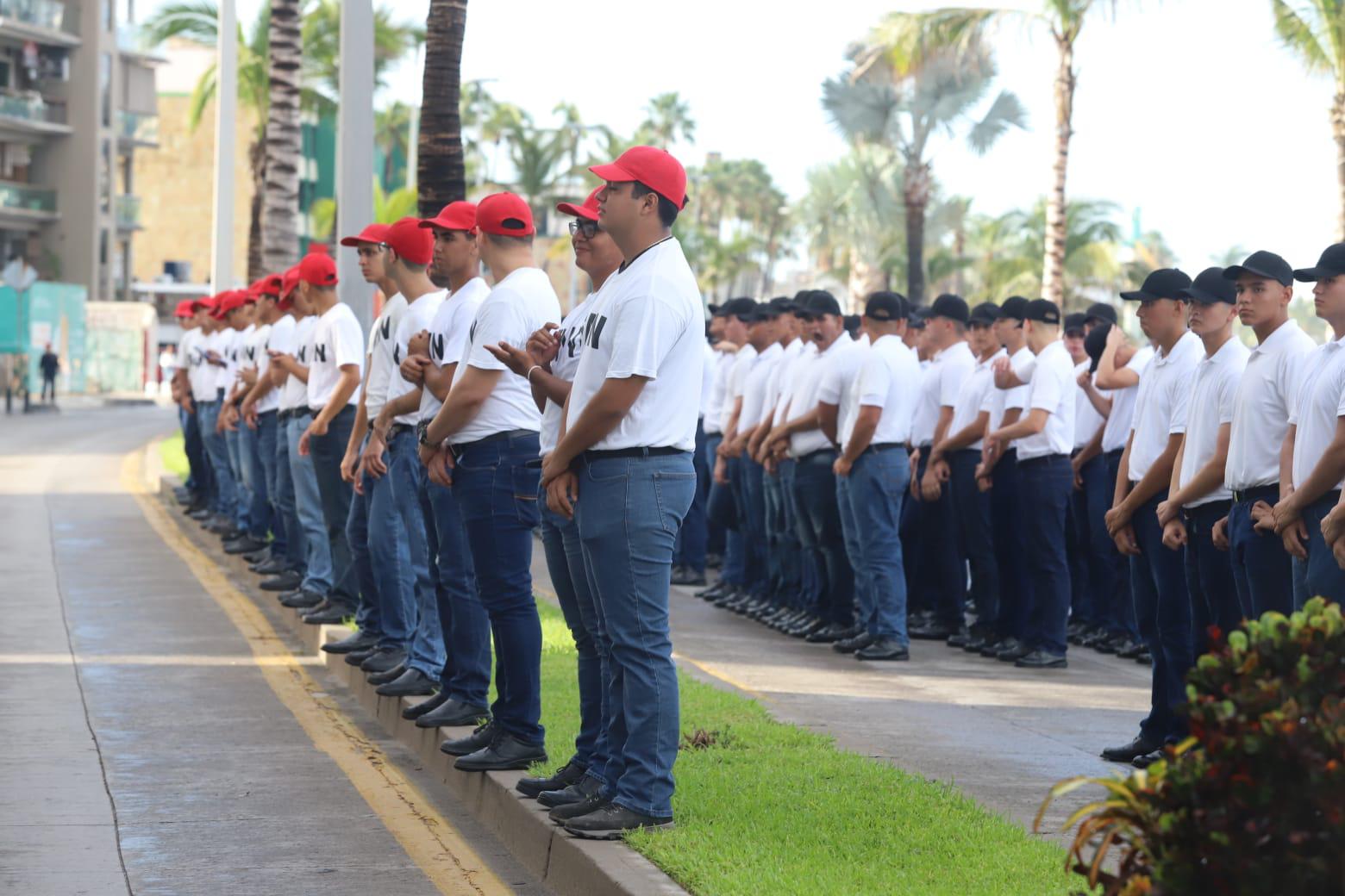 $!Con orgullo patrio y un ambiente festivo celebran desfile por la Independencia de México en Mazatlán