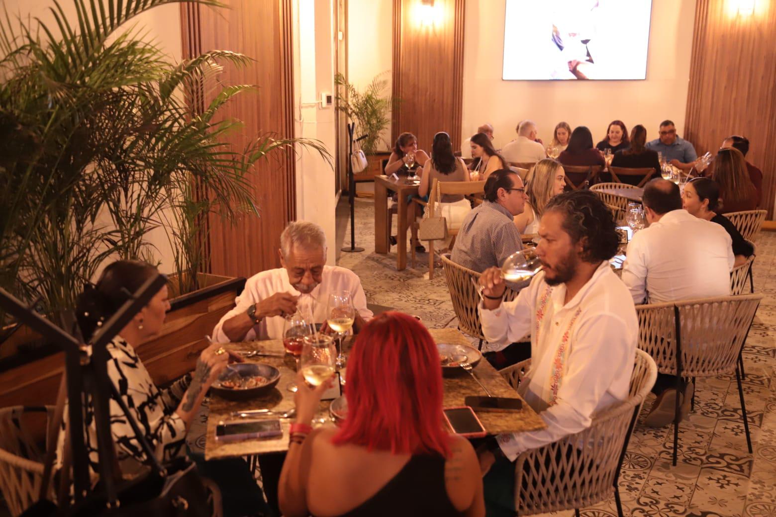 $!Una velada muy agradable pasaron los asistentes a la Cena Maridaje “Tres Ciudades, Tres Sabores”, que se celebró en Spectaculare, Salón de Eventos y Restaurante.