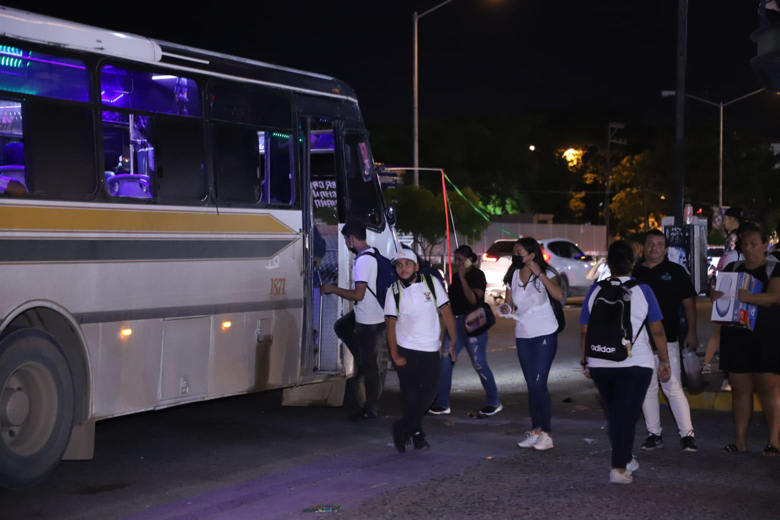 $!Quejas contra camioneros obliga a implementar operativos en las rutas nocturnas, en Mazatlán