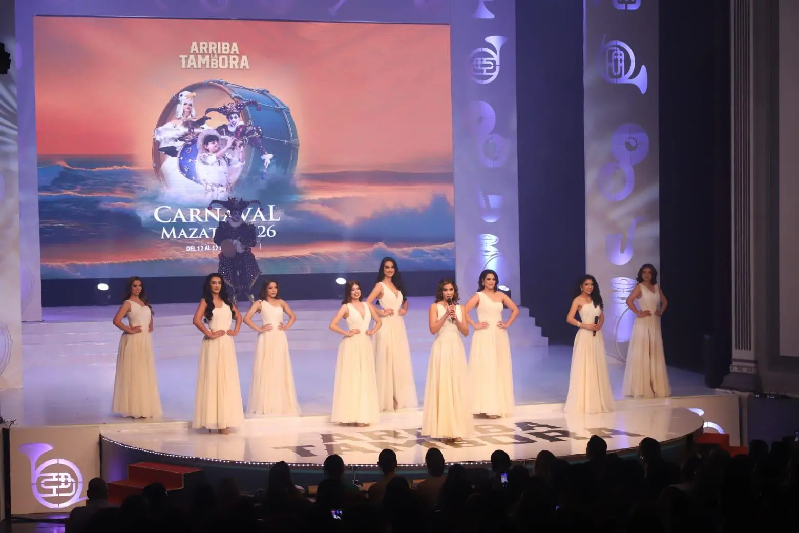 $!Anahí Esparza se alza como Reina del Carnaval de Mazatlán 2026; Mariana Guerrero, Reina de los Juegos Florales