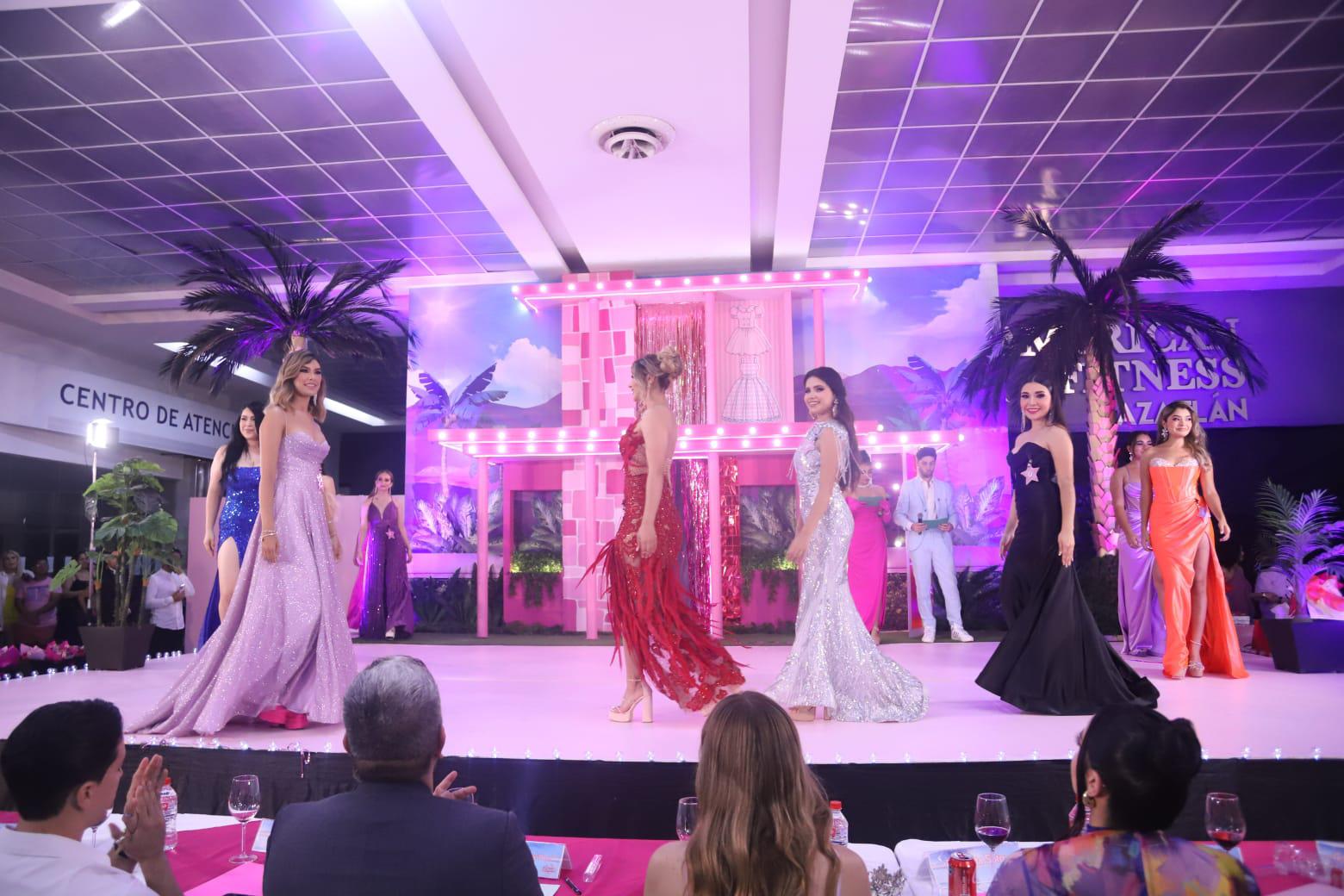 $!Las chicas lucieron espectaculares durante la pasarela.